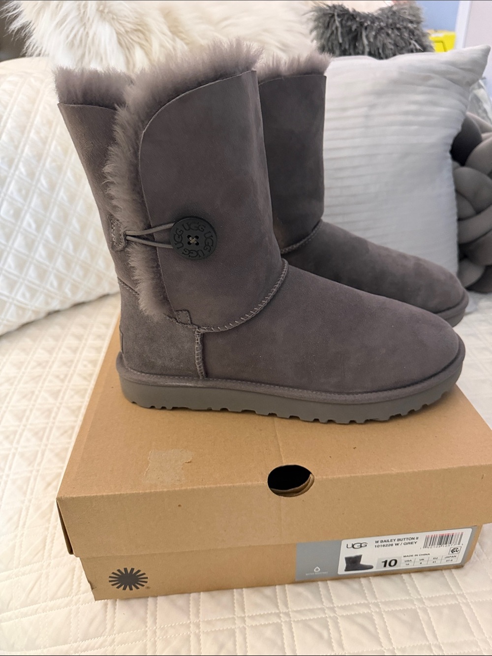 UGG Women's Bailey Button II Boots - Grey Suede (Size 10) - Style 1016226